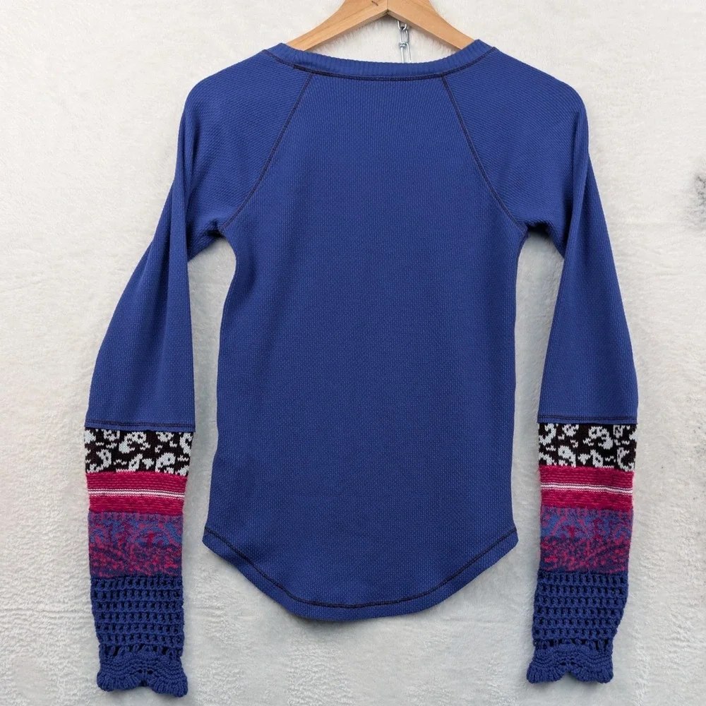 Free People Thermal Top Women's S Blue Boho Crochet Cuff Waffle Knit Slim Fit